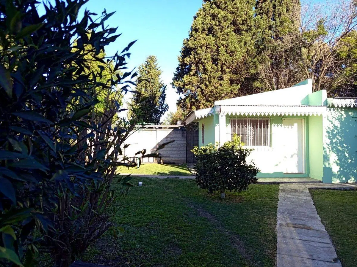 VENTA CASA 2  AMBIENTES + 3 LOCALES JOSE C PAZ 2