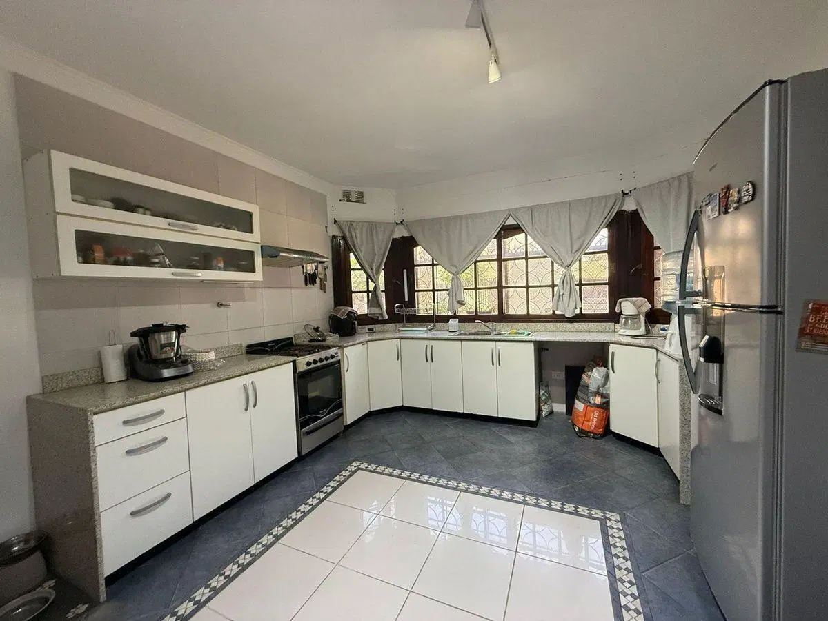 CASA 5 AMBIENTES VENTA JOSÉ C. PAZ CENTRO 4