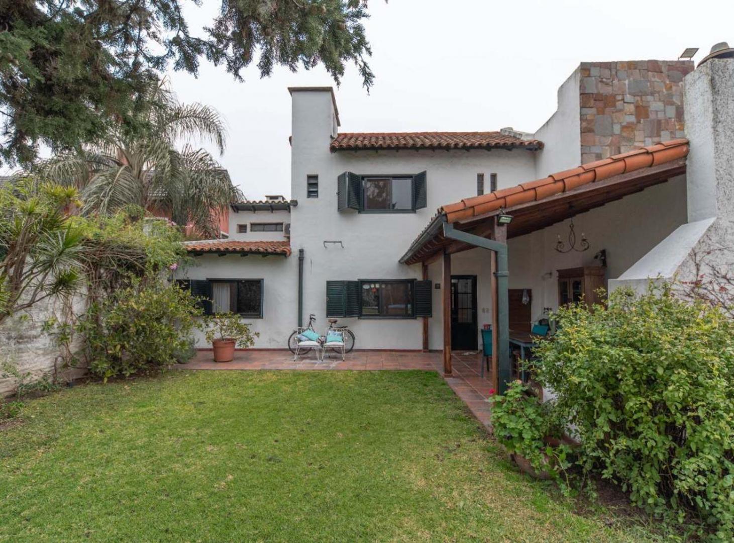 Foto de VENTA CASA 3 DORMITORIOS JARDIN QUINCHO PILETA, imagen 1