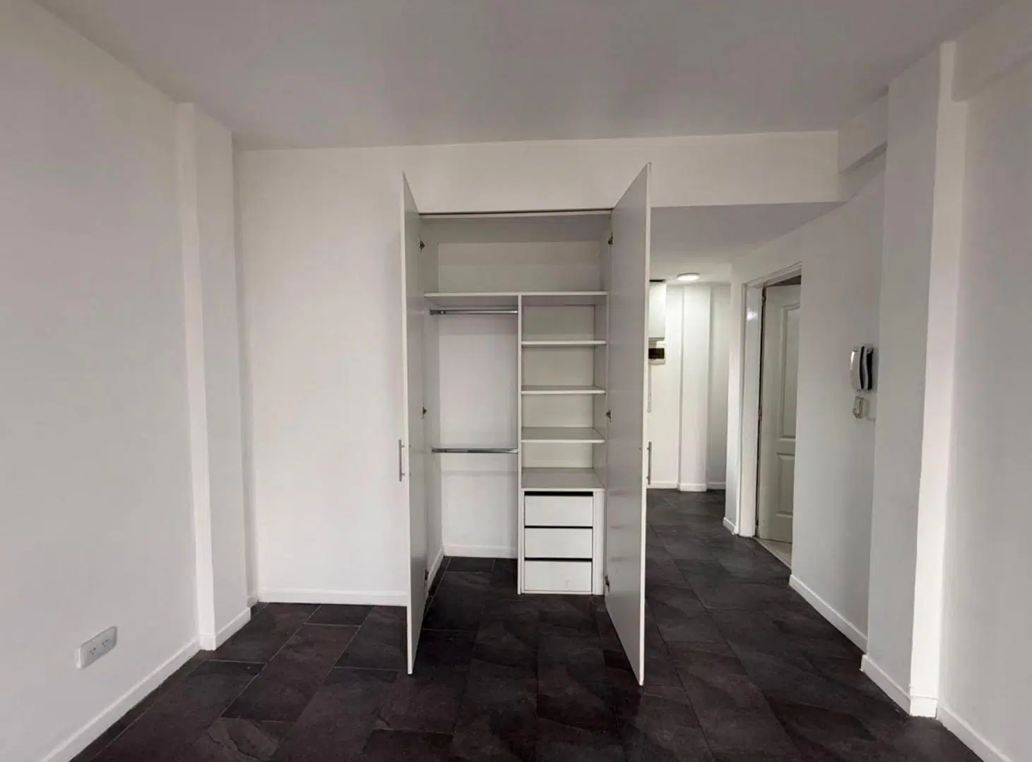 Alquiler Monoambiente con balcón en Sáenz Peña 8