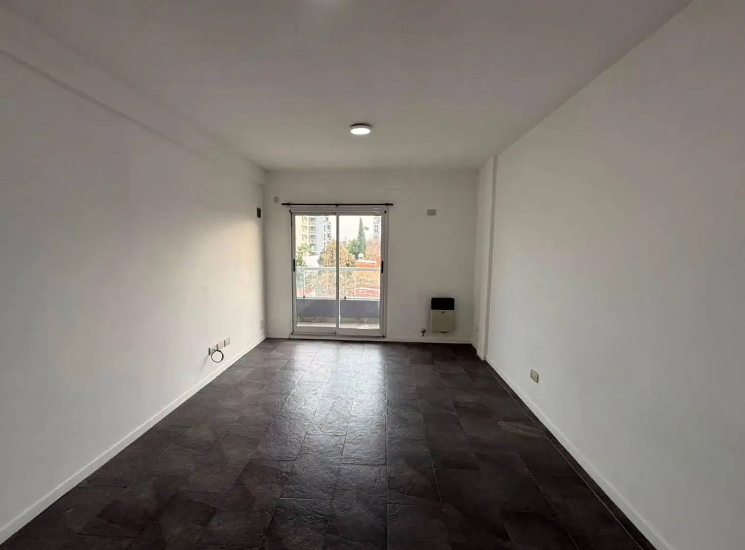 Alquiler Monoambiente con balcón en Sáenz Peña 5