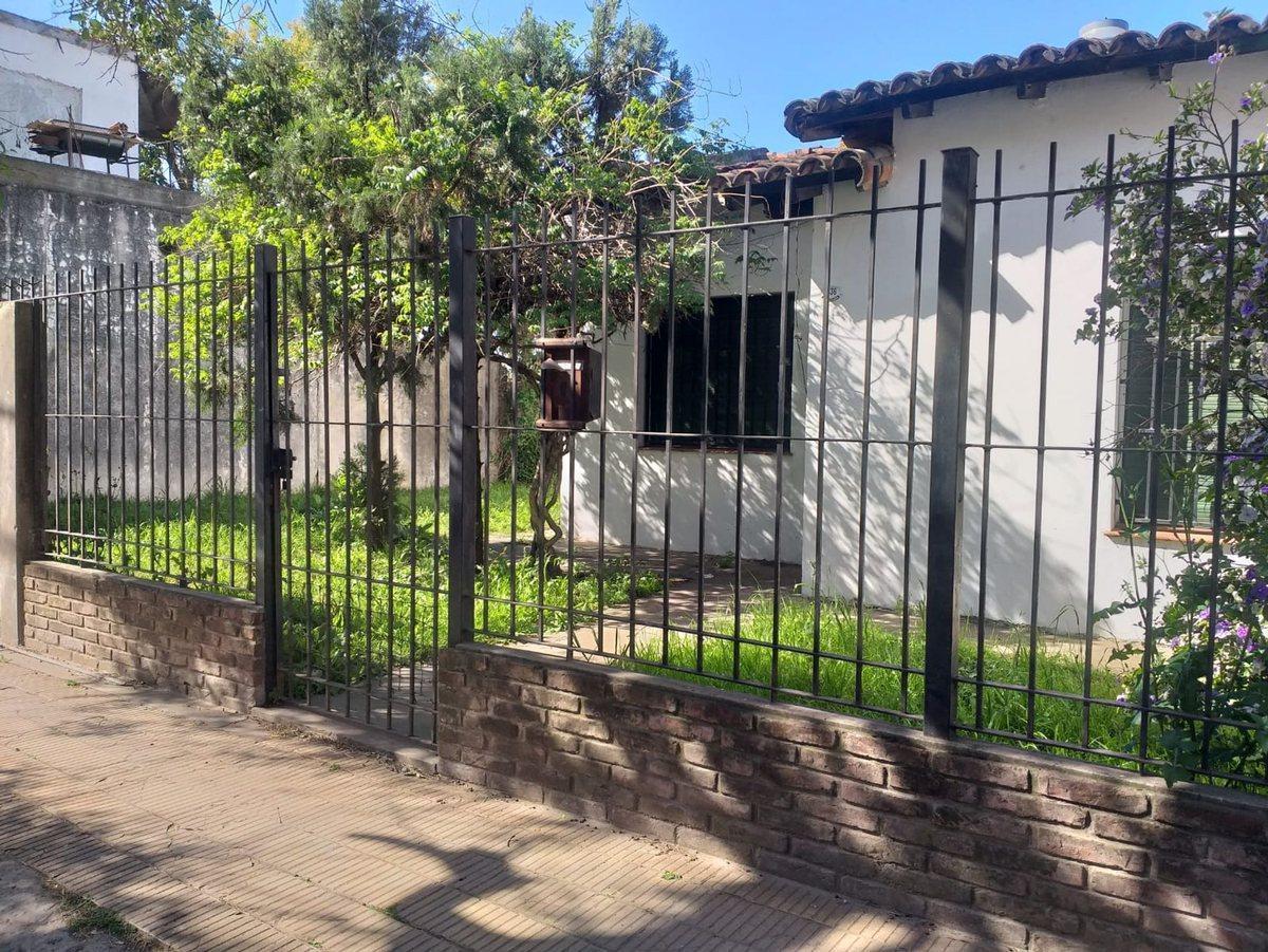 Foto de VENTA TERRENO Y CASA 3AMB A RECICLAR GRAND BOURG, imagen 4