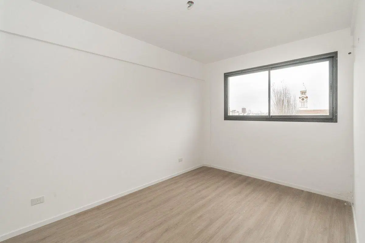 Venta Depto 2 amb balcón y terraza Montecastro 3