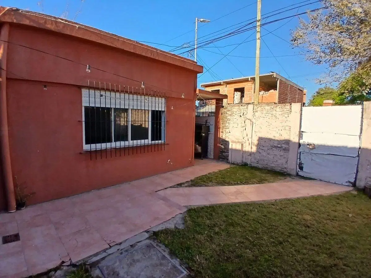 VENTA CASA 2 AMB CON PARQUE Y LOCAL POLVORINES 8