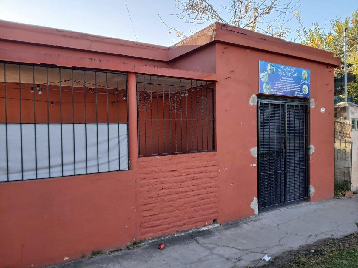 Foto de VENTA CASA 2 AMB CON PARQUE Y LOCAL POLVORINES, imagen 3