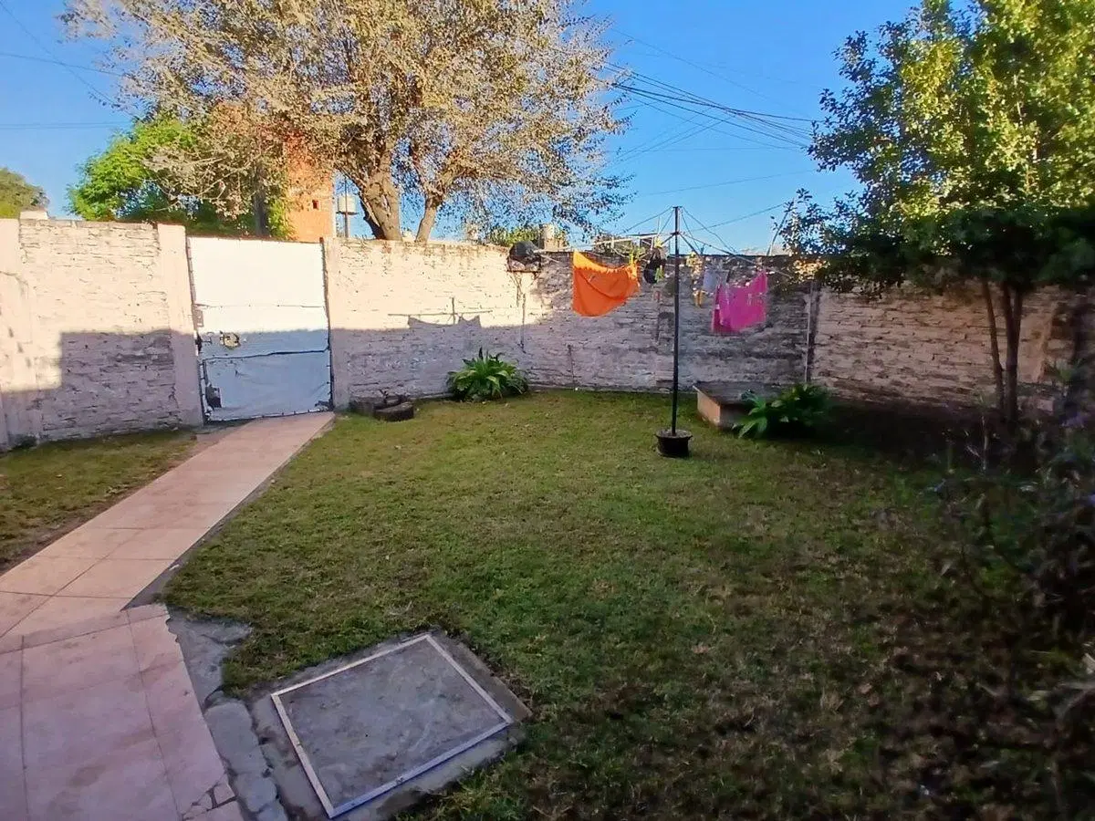 VENTA CASA 2 AMB CON PARQUE Y LOCAL POLVORINES 2