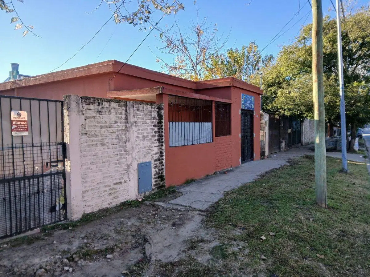 VENTA CASA 2 AMB CON PARQUE Y LOCAL POLVORINES 1