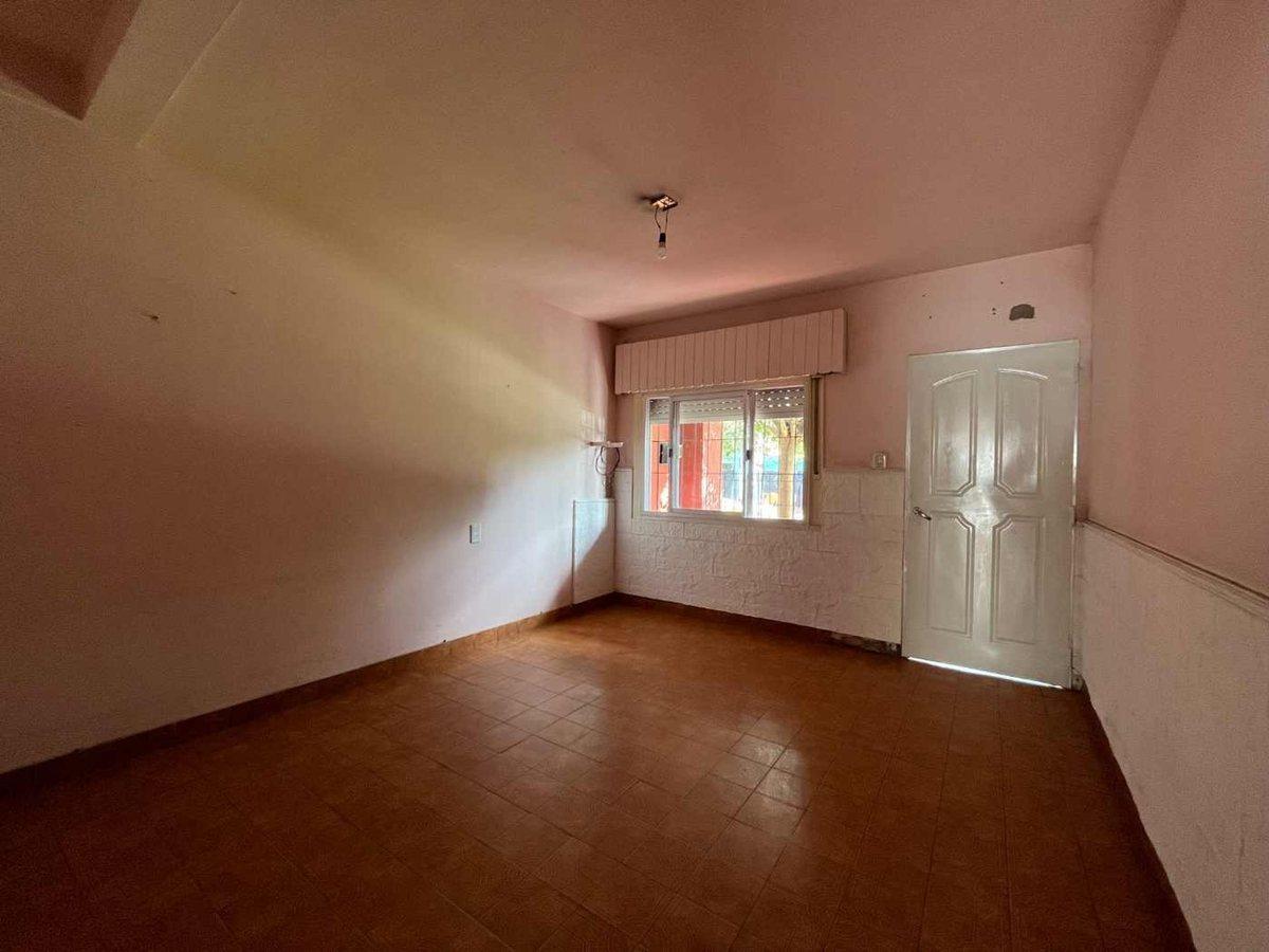 Foto de VENTA CASA PH 3 AMBIENTES MORENO, imagen 1
