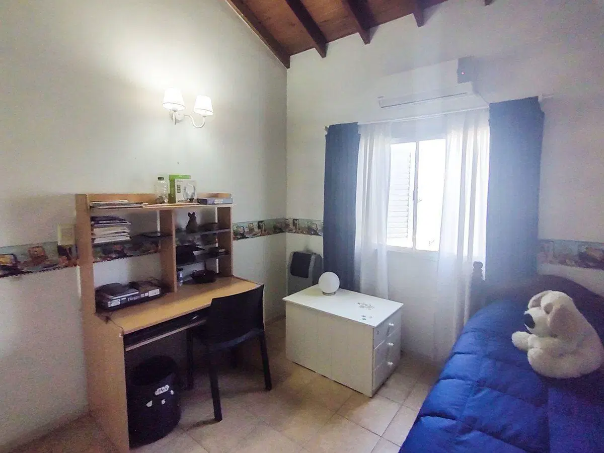 VENTA CASA 4 AMBIENTES CON JARDÍN PILAR MONTECARLO 5