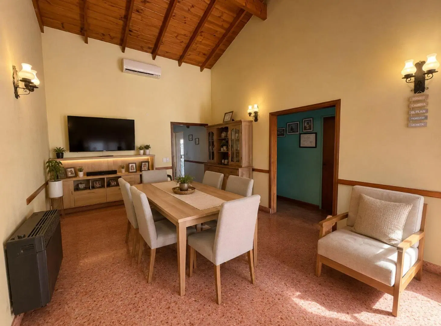 VENTA CASA 3 AMB COCHERA Y PILETA EN V. DE MAYO 5