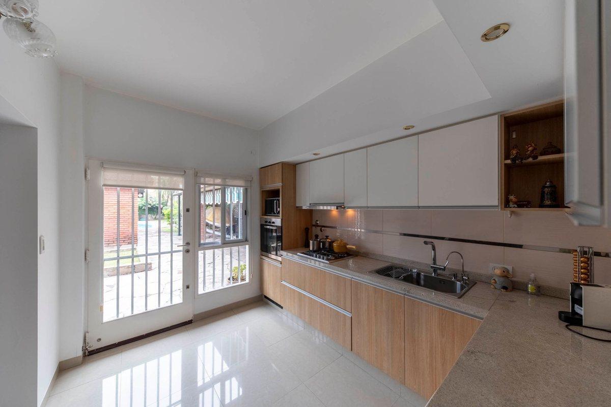 Foto de VENTA CASA 5 AMBIENTES LOMA HERMOSA, imagen 1