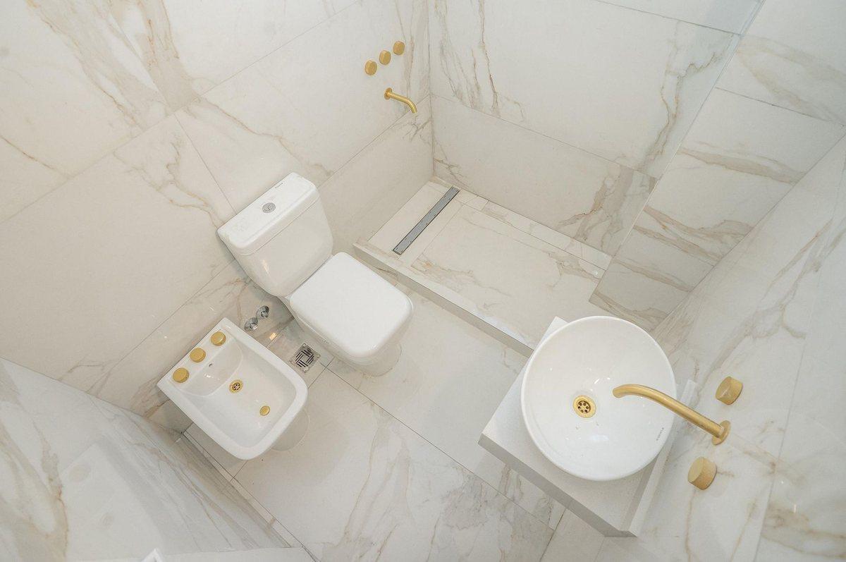 Foto de VENTA DPTO 2 AMB REFACCIONADO A NUEVO EN RECOLETA, imagen 1