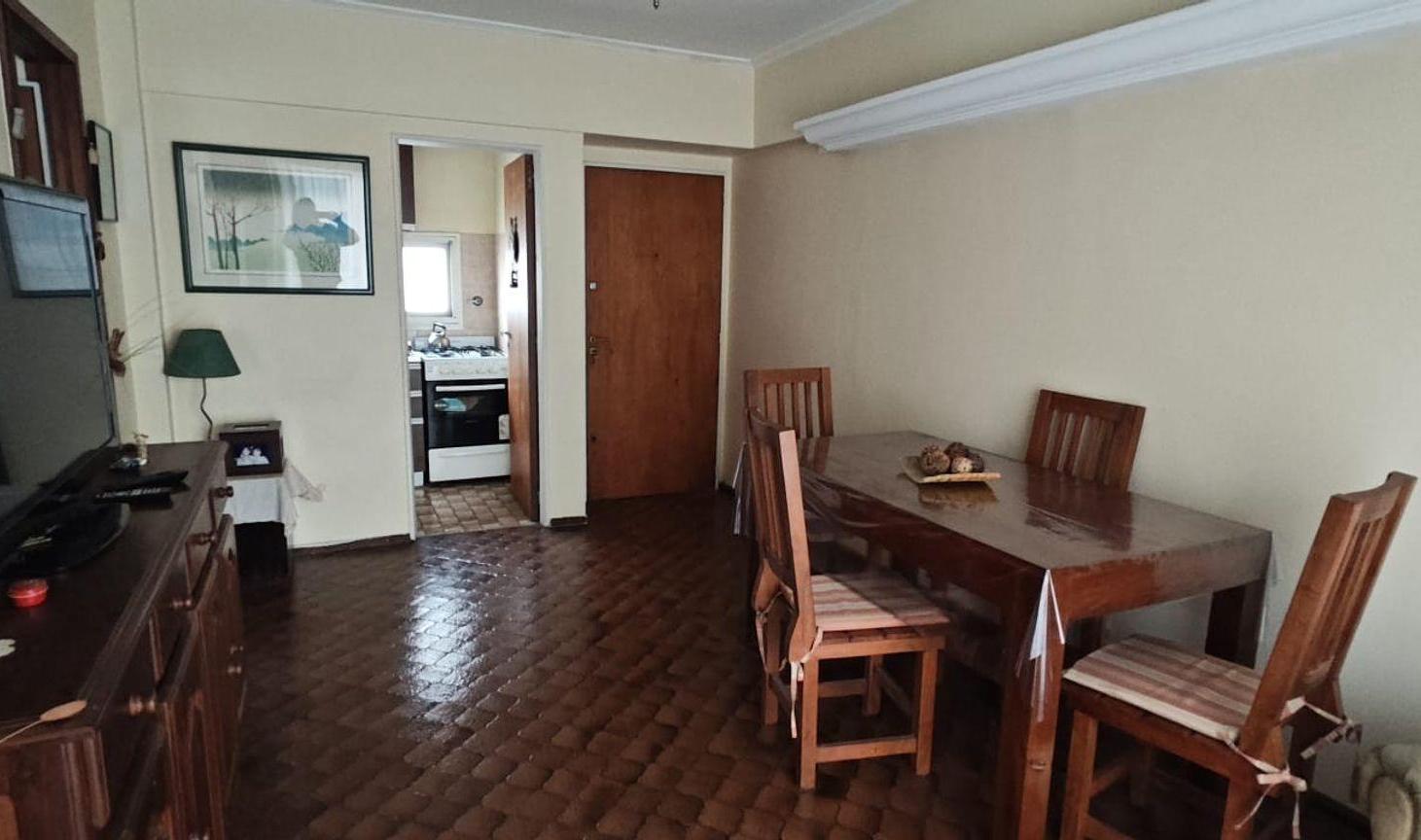 Foto de VENTA DEPARTAMENTO 2 AMBIENTES COCHERA BALCON, imagen 4