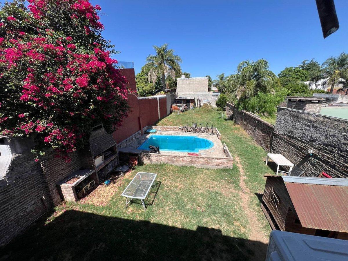 Foto de VENTA CASA 5 AMB CON PILETA - ITUZAINGO, imagen 3