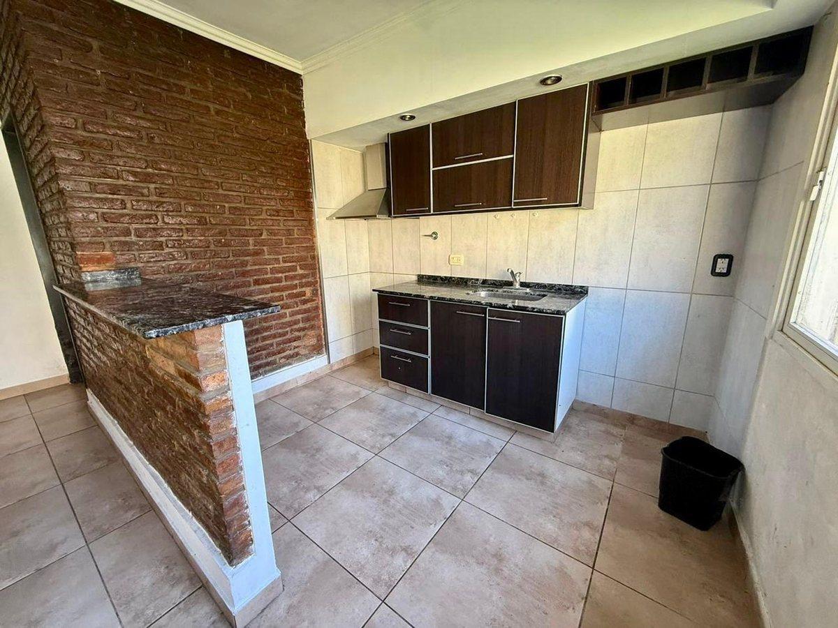 Foto de VENTA DE CASA 4 AMBIENTES EN BELLA VISTA, imagen 2