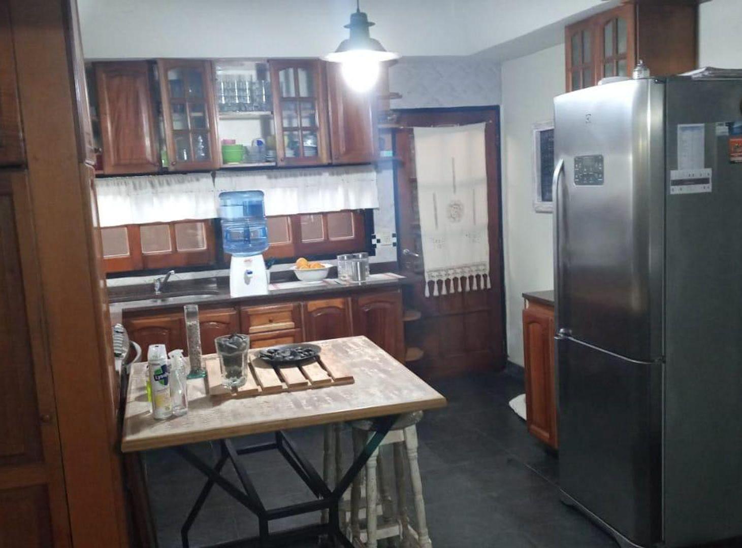 Foto de VENTA CASA 5 AMB JOSE C PAZ PILETA COCHERAS BALCÓN, imagen 3