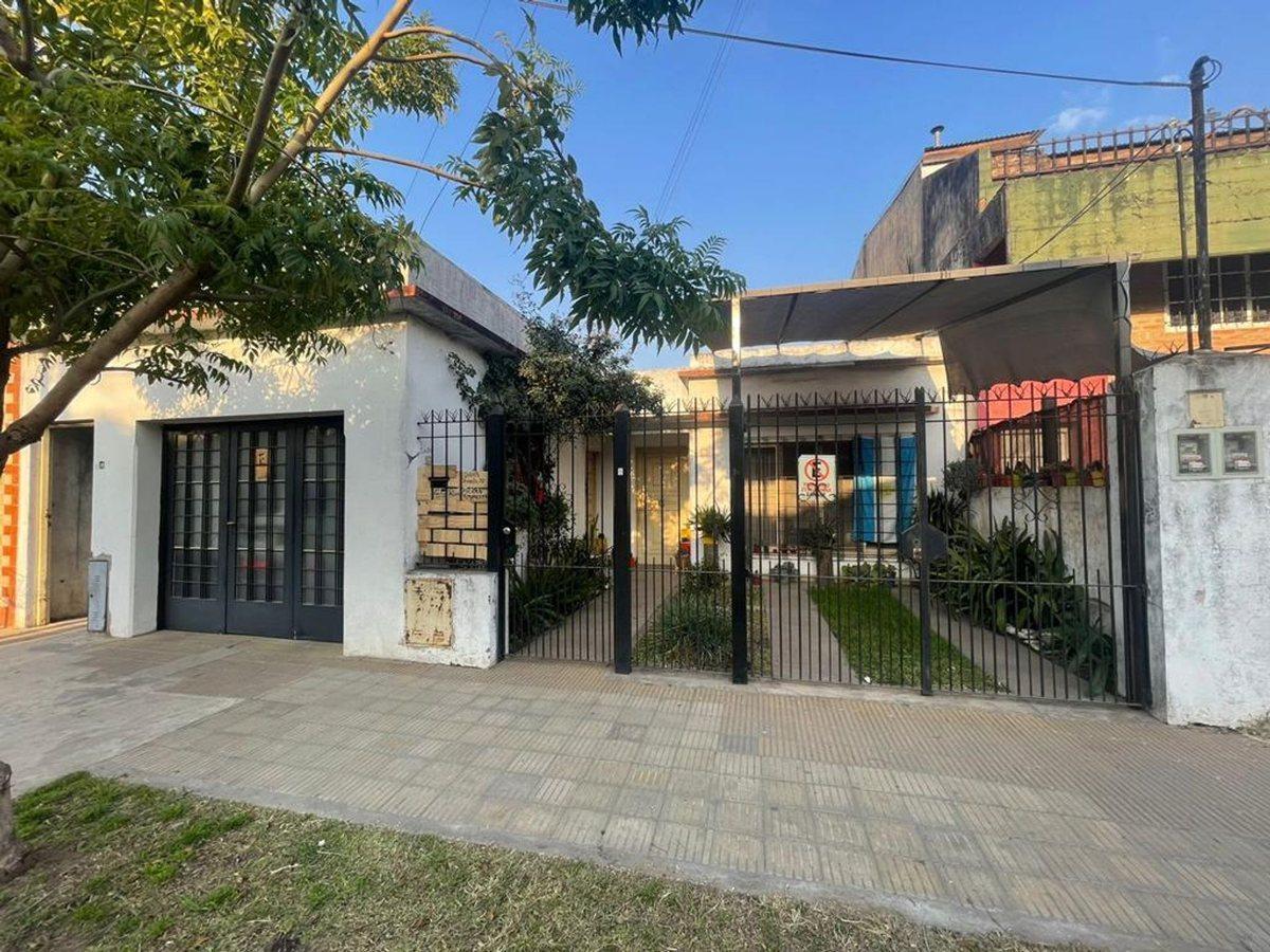 Foto de VENTA CASA 3 AMB + DEPTO JOSÉ C. PAZ ZONA COMERCIO, imagen 4