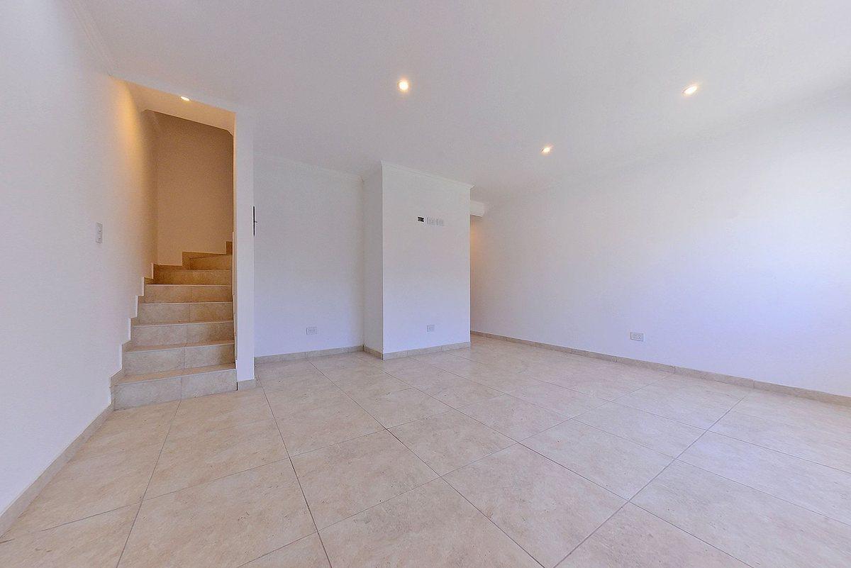 Foto de VENTA CASA 3 AMB HURLINGHAM A ESTRENAR TIPO DUPLEX, imagen 1