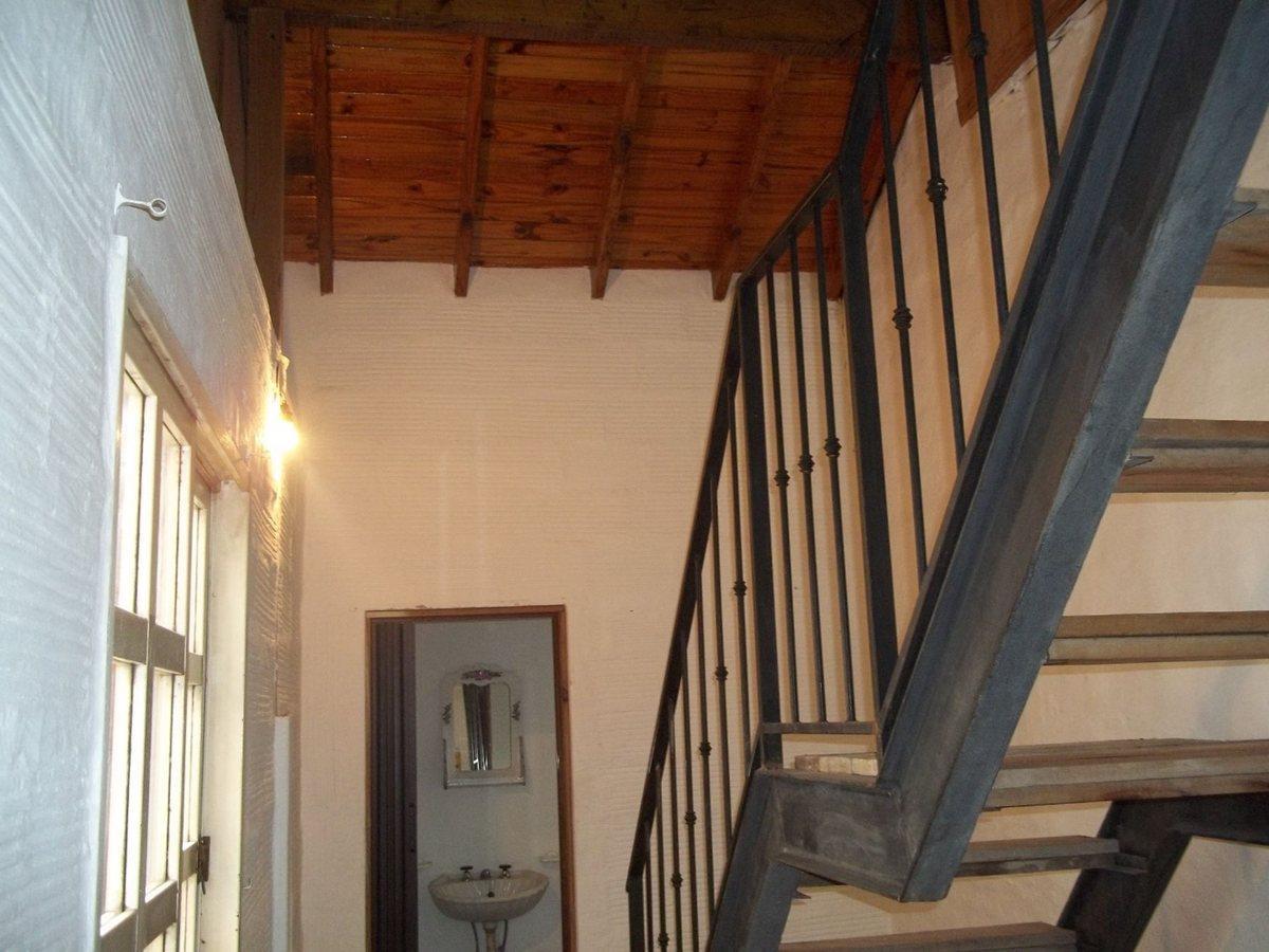 Foto de VENTA CASA 4 AMBIENTES CON LOCAL JOSE L. SUAREZ, imagen 2