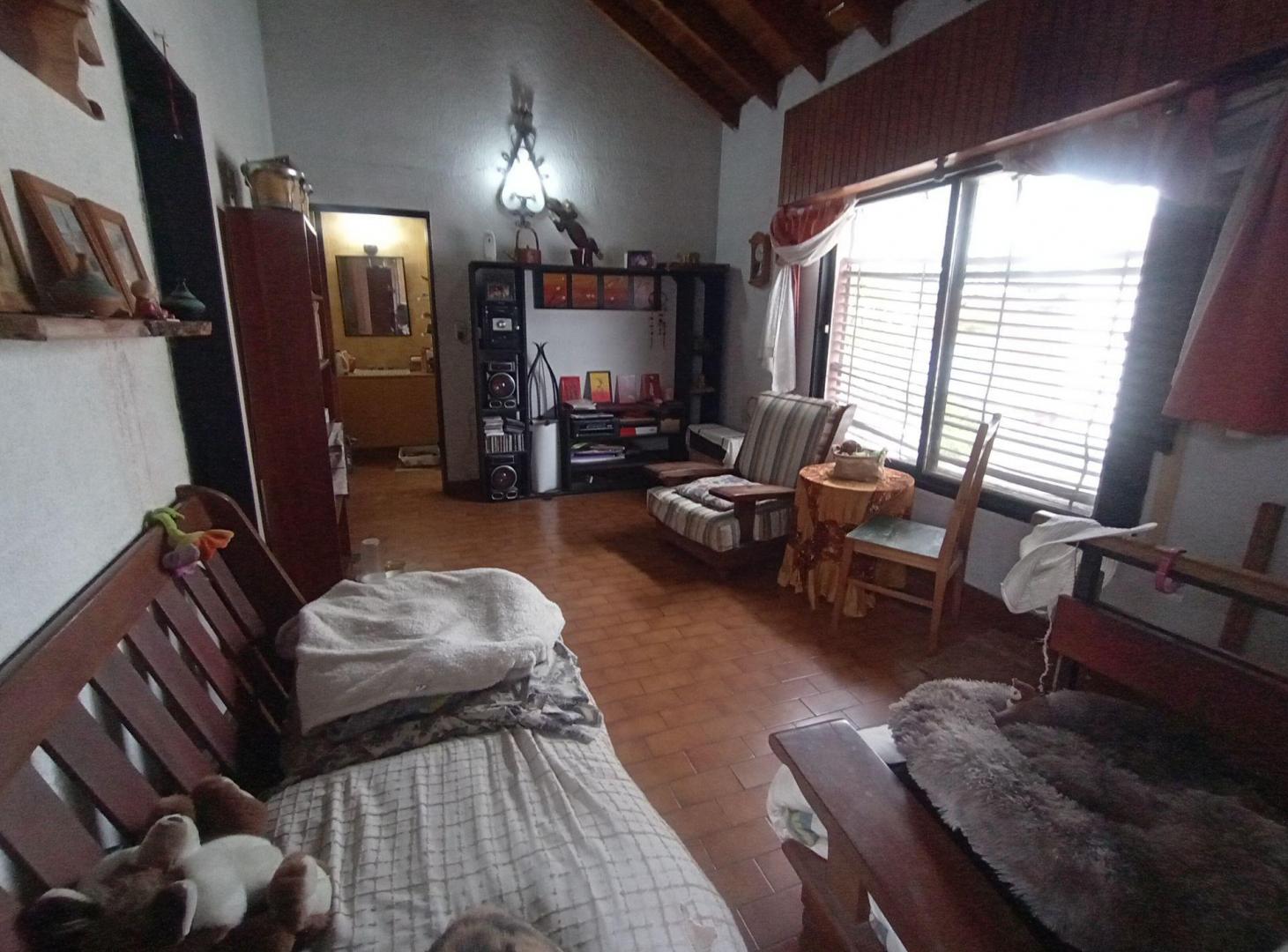 Foto de VENTA CASA 4 AMB 2 BAÑOS PATIO TERRAZA CASEROS, imagen 2