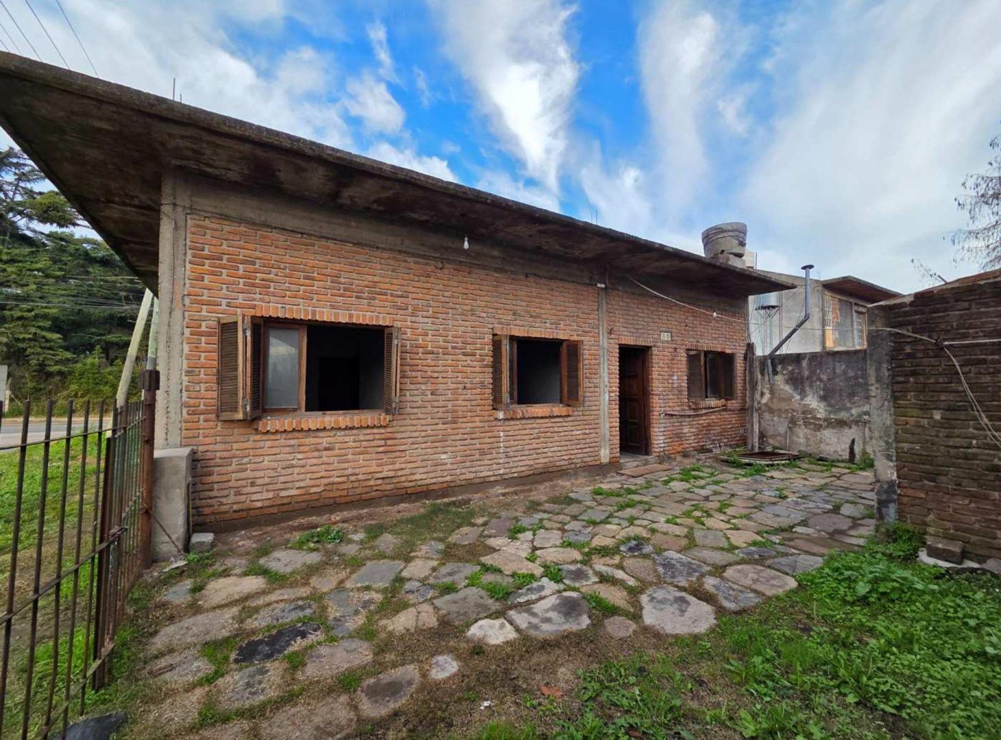 Foto de VENTA CASA 4 DORMITORIOS VILLA TESEI APTO CREDITO, imagen 2