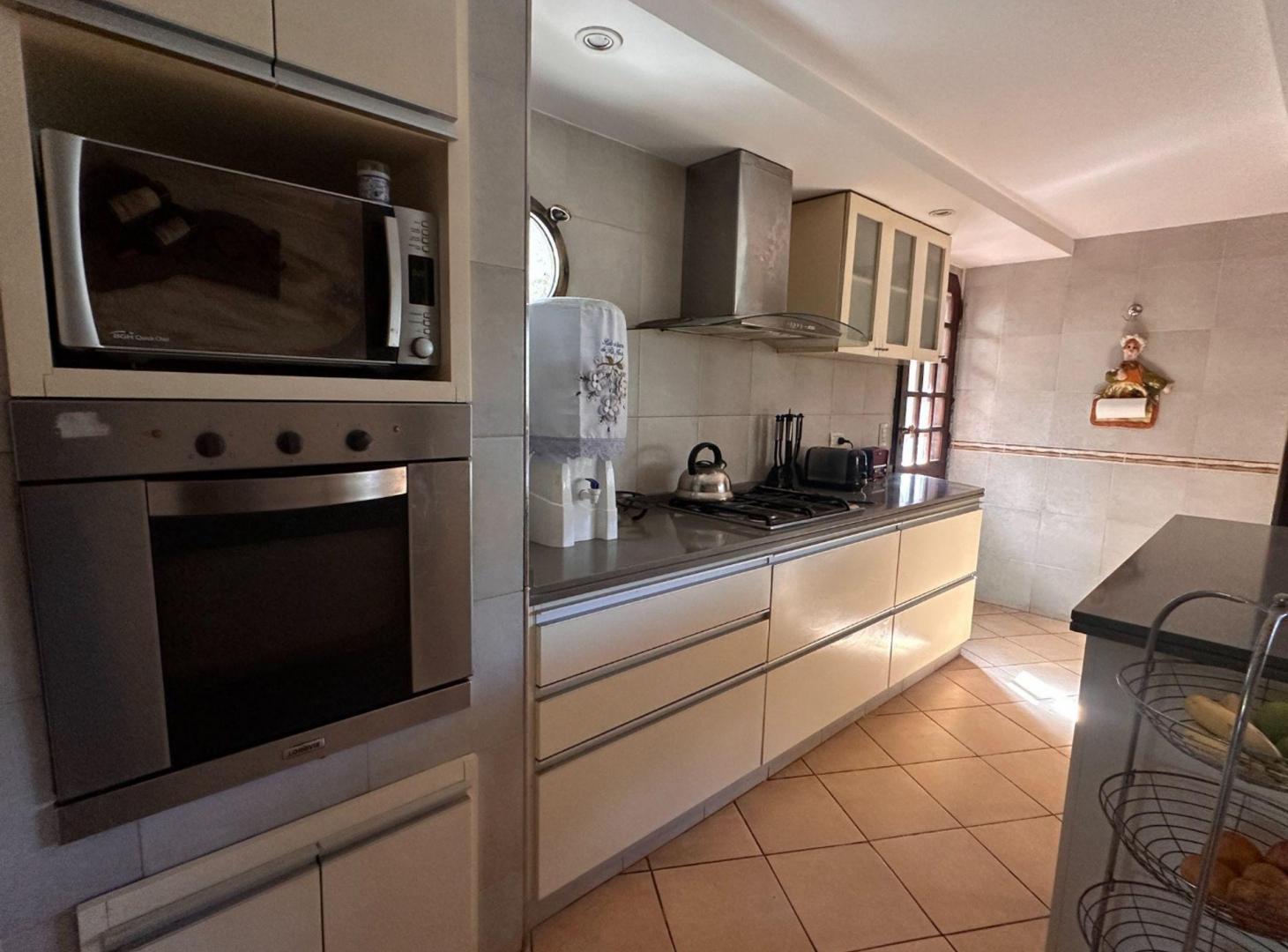 Foto de VENTA CASA 6 AMB HURLINGHAM BARRIO INGLES, imagen 2