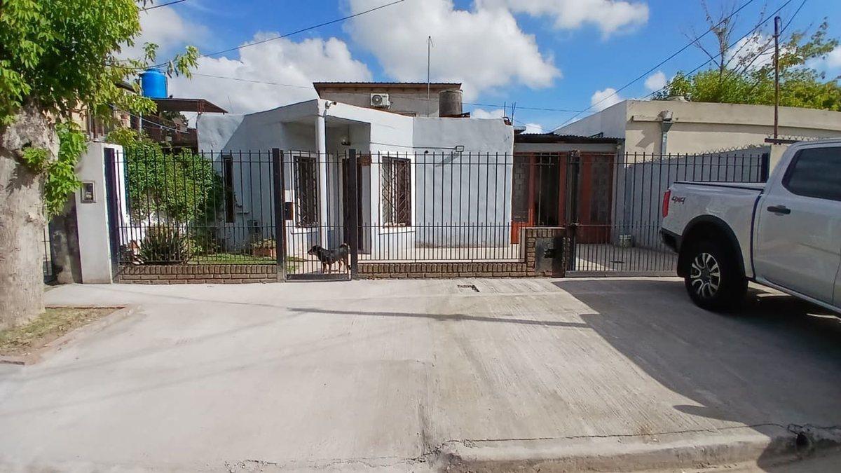Foto de VENTA CASA MULTIFAMILIAR TALAR PILETA QUINCHO, imagen 1