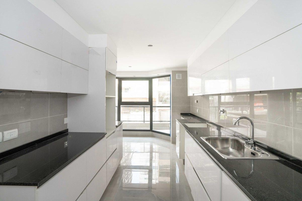 Foto de PISO 4 AMBIENTES A ESTRENAR CON 2 COCHERAS, imagen 1