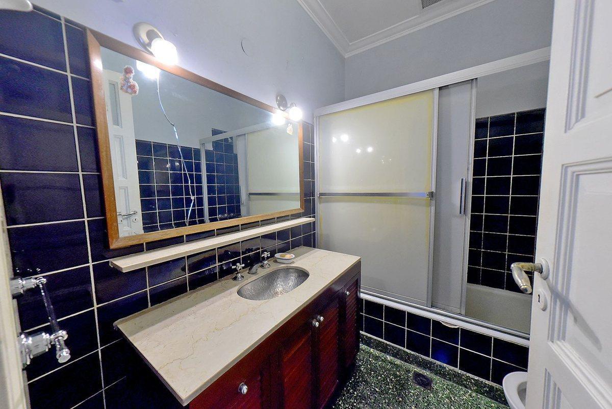Foto de VENTA CASA 6 AMB ESQUINA C COCHERA SANTOS LUGARES, imagen 5