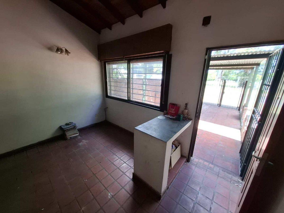 Foto de VENTA CASA 4 AMBIENTES MORENO CENTRO, imagen 4