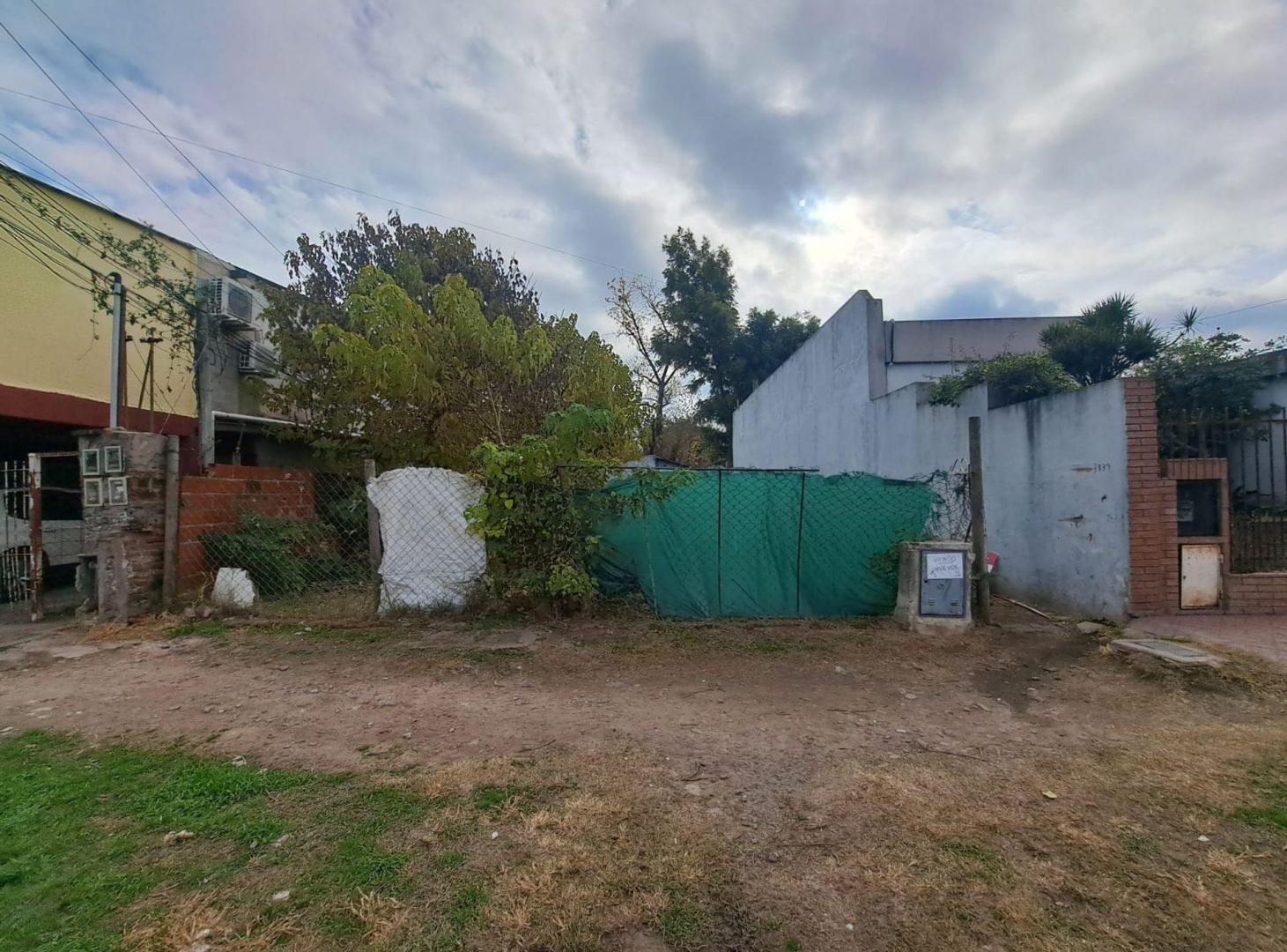 Foto de VENTA LOTE CON 2 DEPTOS A REFACCIONAR VILLA TESEI, imagen 5
