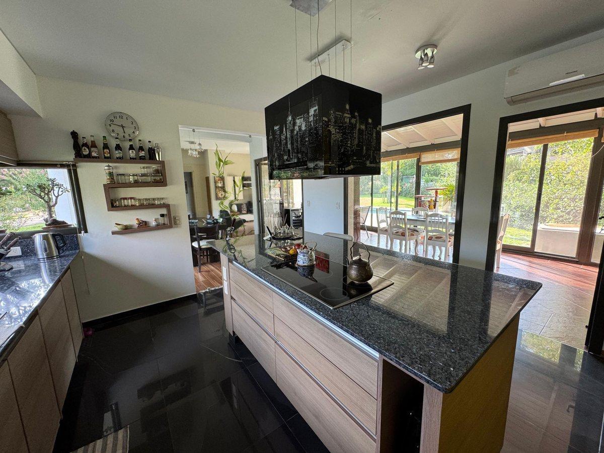 Foto de VENTA CASA 4 AMB. IMPECABLE EN LOS POTRILLOS PILAR, imagen 5