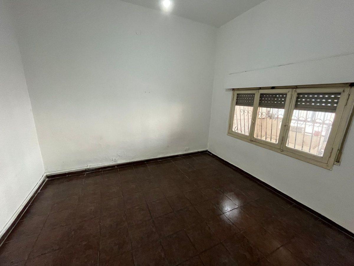 Foto de VENTA PH AL FRENTE 3 AMB EN RAMOS A REFACCIONAR, imagen 1