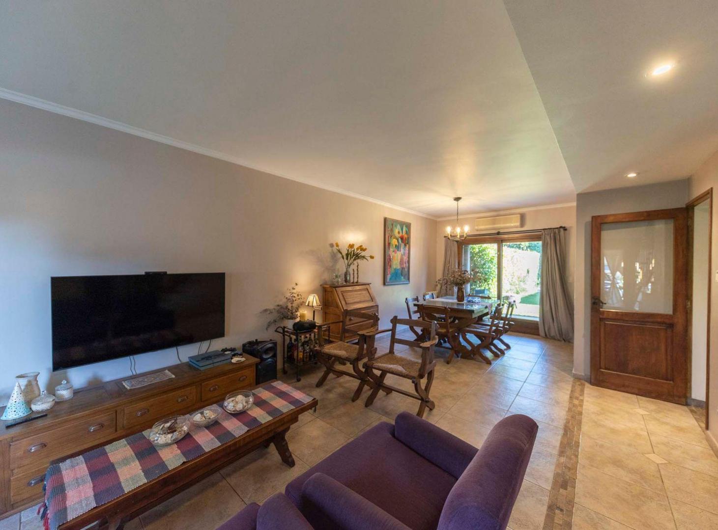 Foto de VENTA CASA 4 AMBIENTES LA ARAUCARIA BELLA VISTA, imagen 1