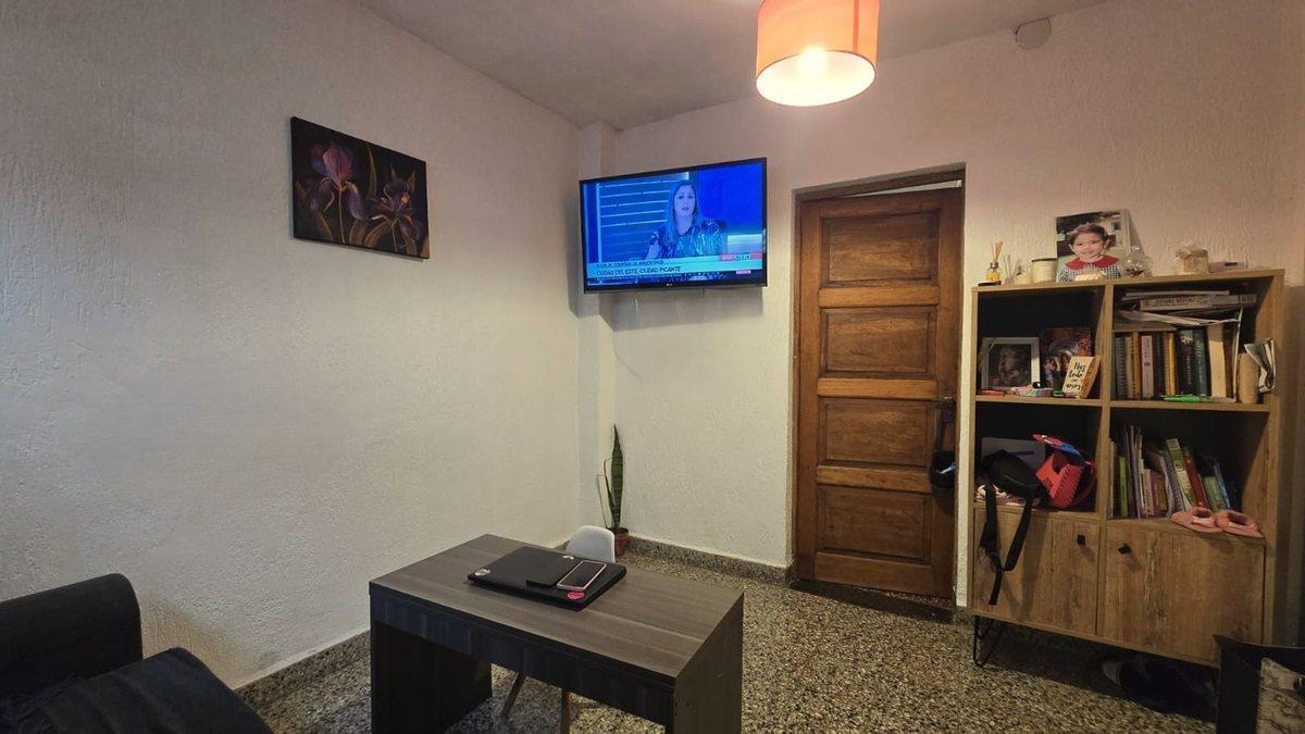Foto de VENTA CASA 3 AMB + DEPTO 2 AMB V TESEI HURLINGHAM, imagen 2