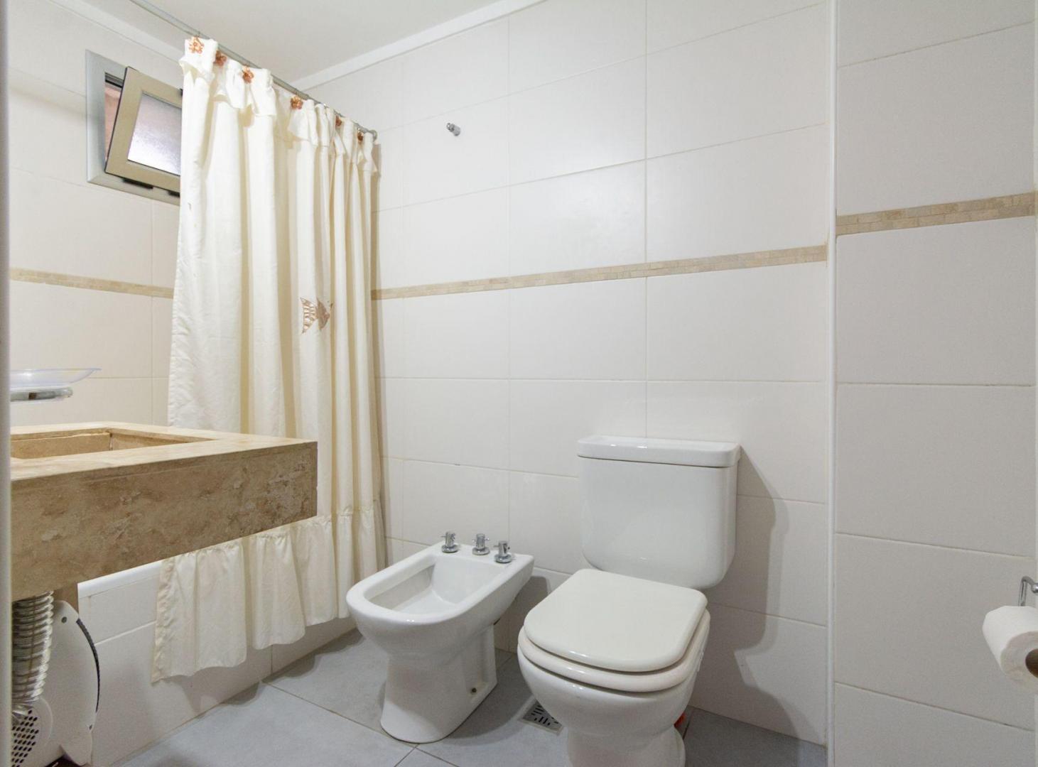 Foto de VENTA MONOAMBIENTE ITUZAINGO COCHERA PzaSanMartin, imagen 2