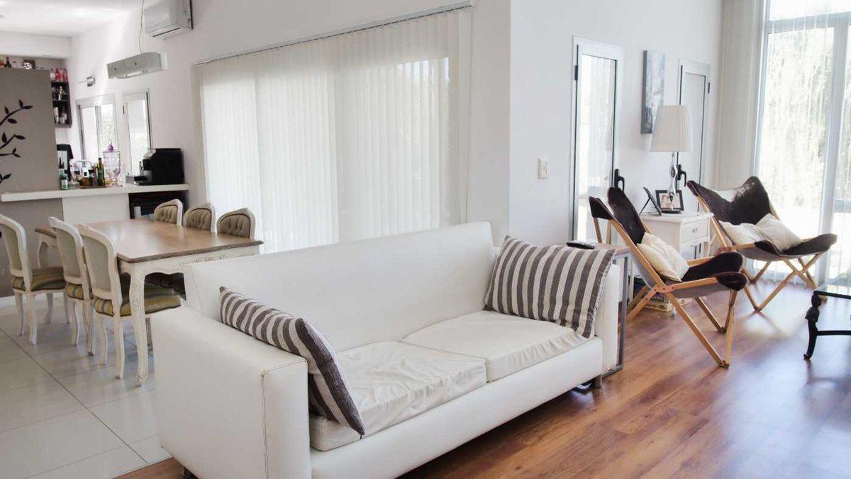 Foto de VENTA CASA CON PILETA EN EL CANTON NORTE ESCOBAR, imagen 4