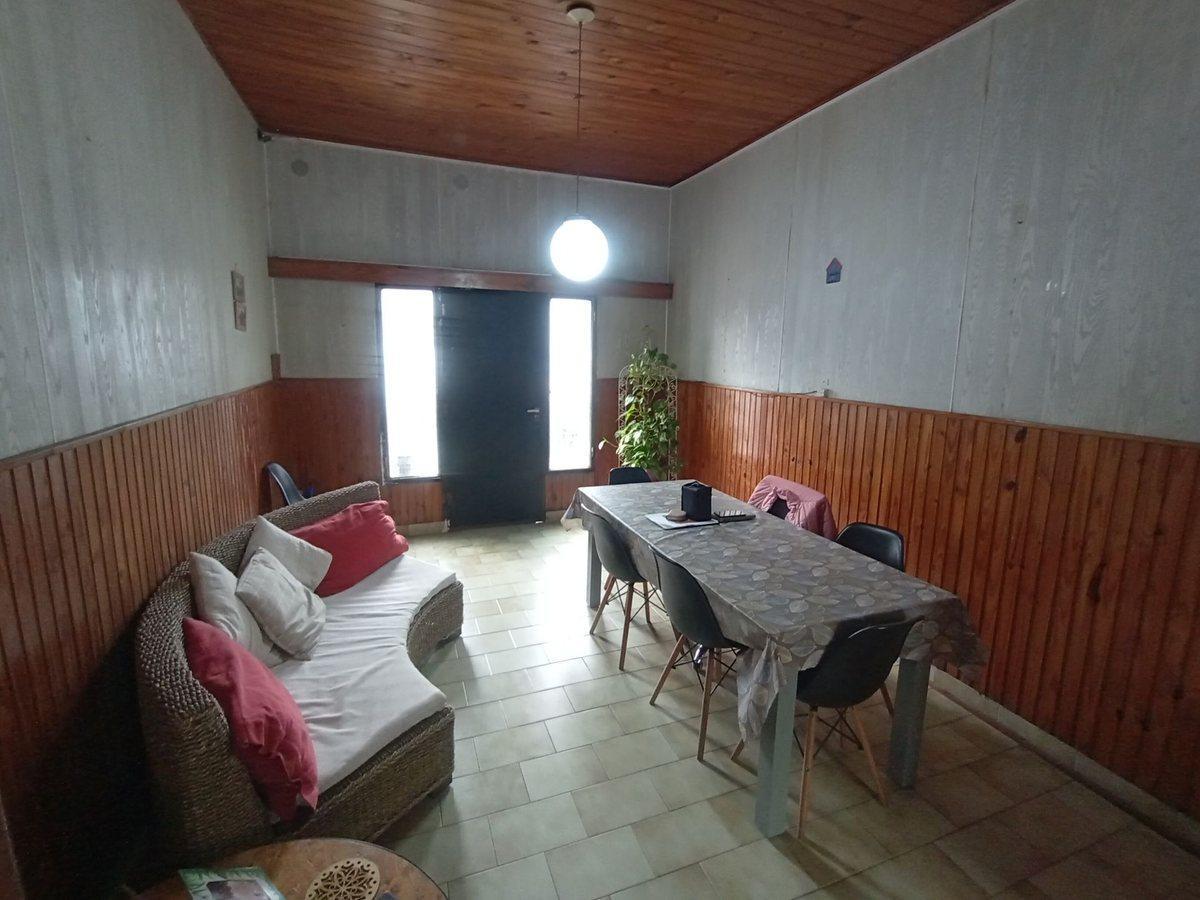 Foto de VENTA BLOCK 5 DEPTOS CASA GARAGE MARTIN CORONADO, imagen 2