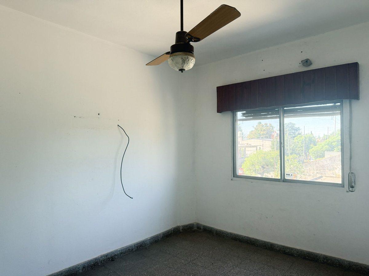 Foto de VENTA CASA CON LOCAL PARQUE GARAJE VILLA DE MAYO, imagen 5