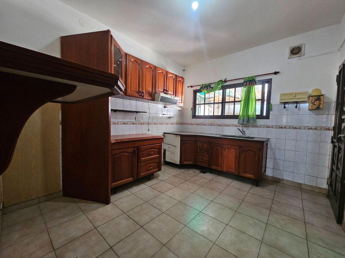 Foto de VENTA CASA 4 AMB PATIO GARAGE 3 AUTOS SAN MIGUEL, imagen 3