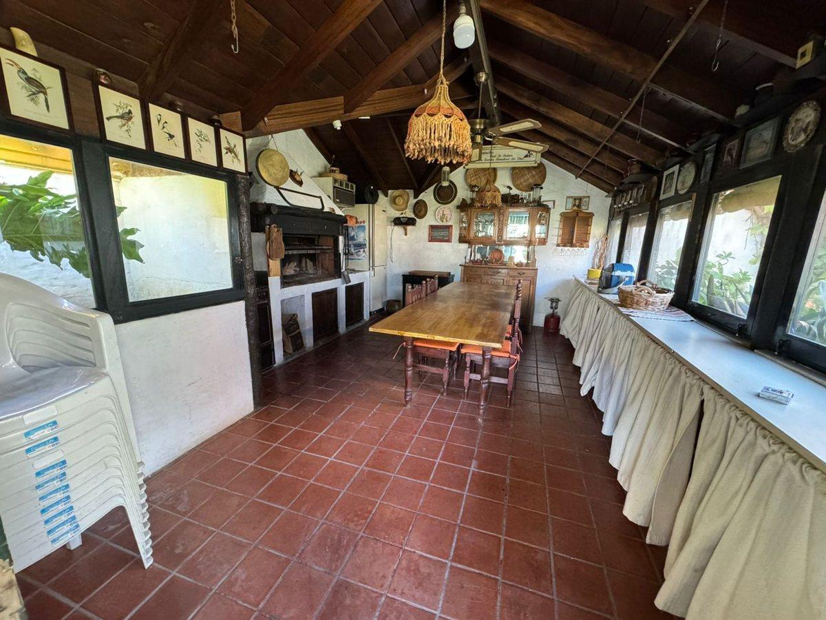 Foto de VENTA CASA 4AMB QUINCHO Y COCHERA + GALPON MERLO, imagen 1