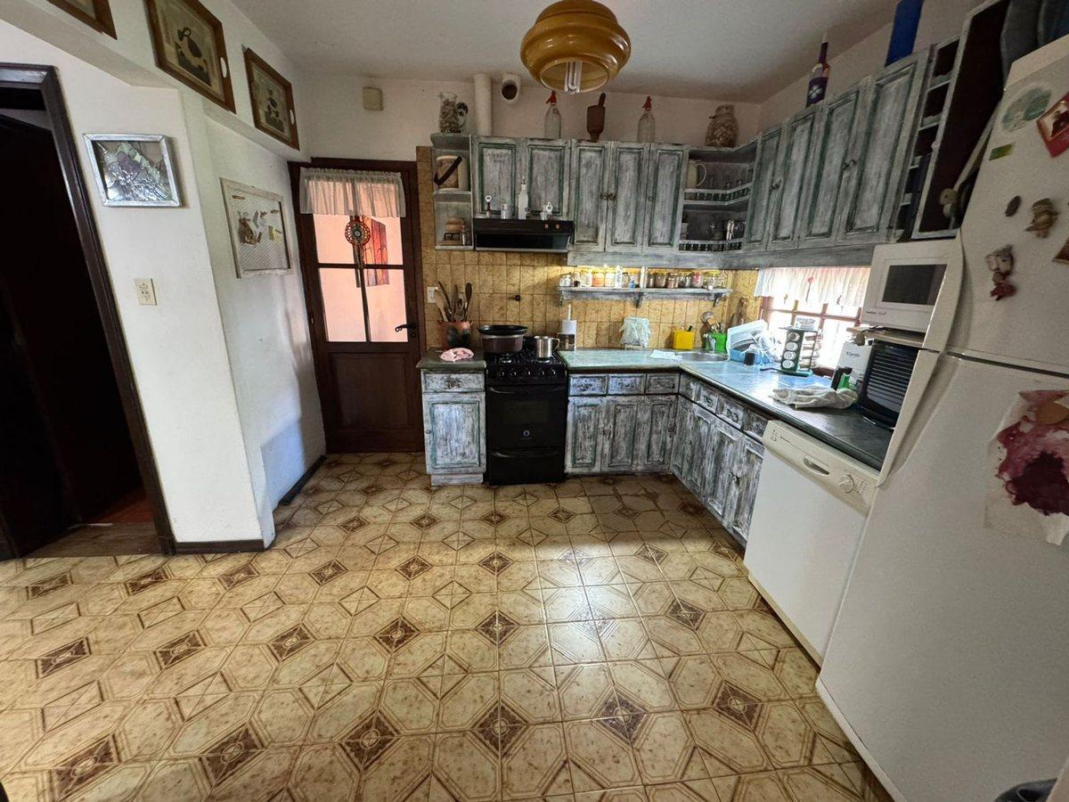Foto de VENTA CASA 4AMB QUINCHO Y COCHERA + GALPON MERLO, imagen 5