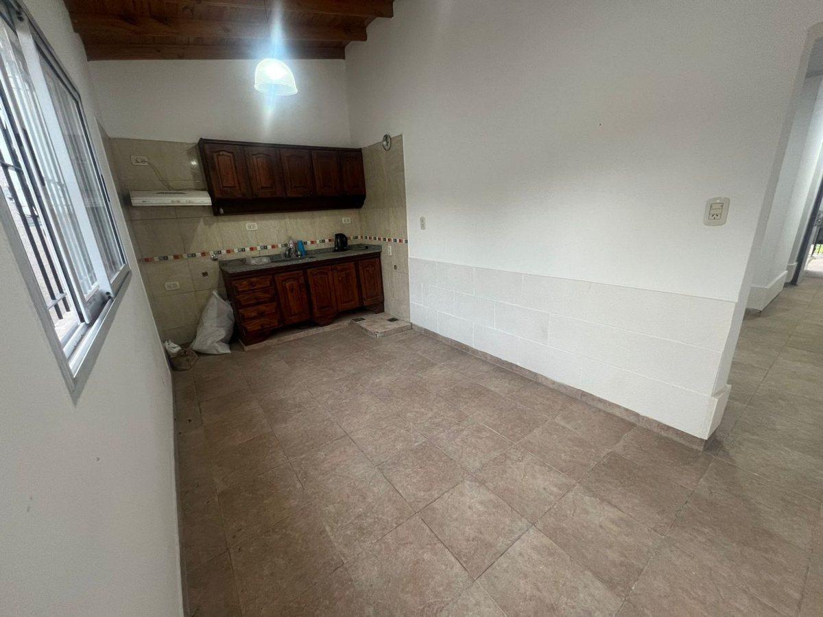 Foto de VENTA CASA 4 AMB JAR COCHERA + CASA 4 AMB CASTELAR, imagen 4