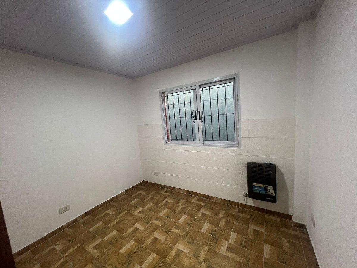 Foto de VENTA CASA 4 AMB JAR COCHERA + CASA 4 AMB CASTELAR, imagen 1