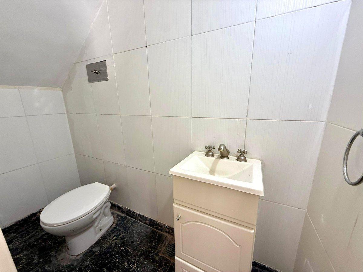 Foto de VENTA DE CASA 4 AMBIENTES APTA CREDITO, imagen 3