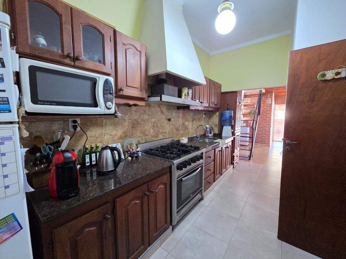 Foto de VENTA CASA 4 AMBIENTES HURLINGHAM JARDIN GARAGE, imagen 1