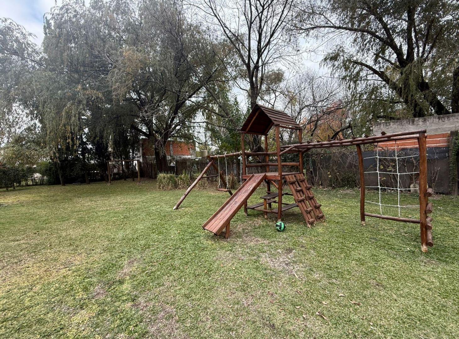 Foto de VENTA CASA 4 AMB C/PILETA APTA CREDITO DEL VISO, imagen 4