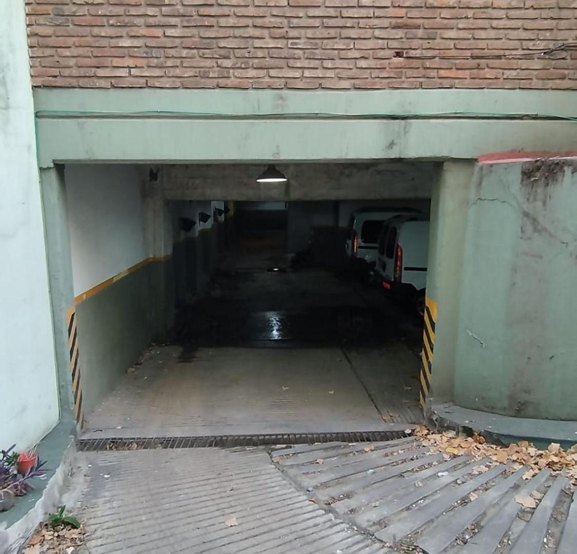 Foto de VENTA COCHERA CUBIERTA CASEROS CENTRO, imagen 1