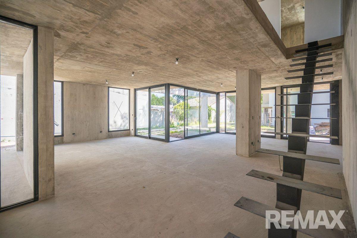 Foto de VENTA DE CASA EN BARRIO CERRADO CON PORTON, imagen 3