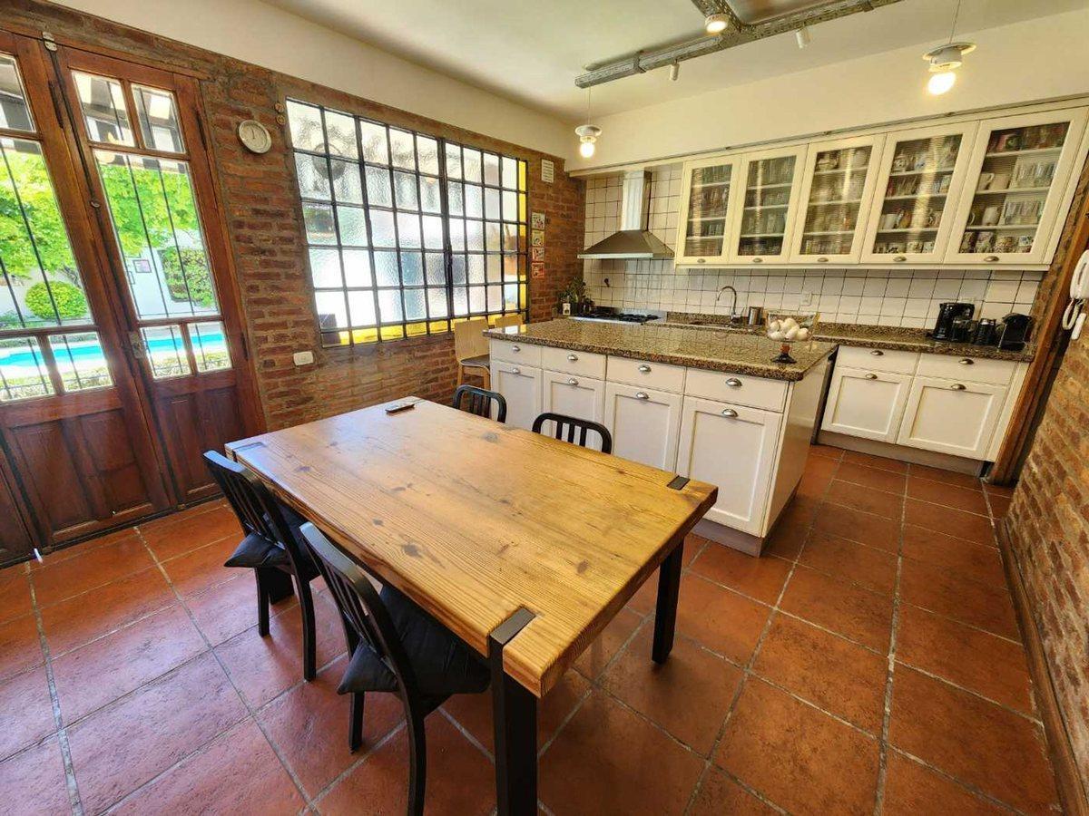 Foto de VENTA CASA 6 AMBIENTES HAEDO JARDIN PILETA GARAGE, imagen 5